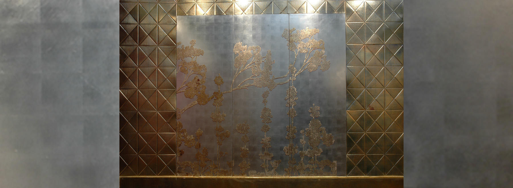 ULGADOR PANEL & EGLOMISE GLASS