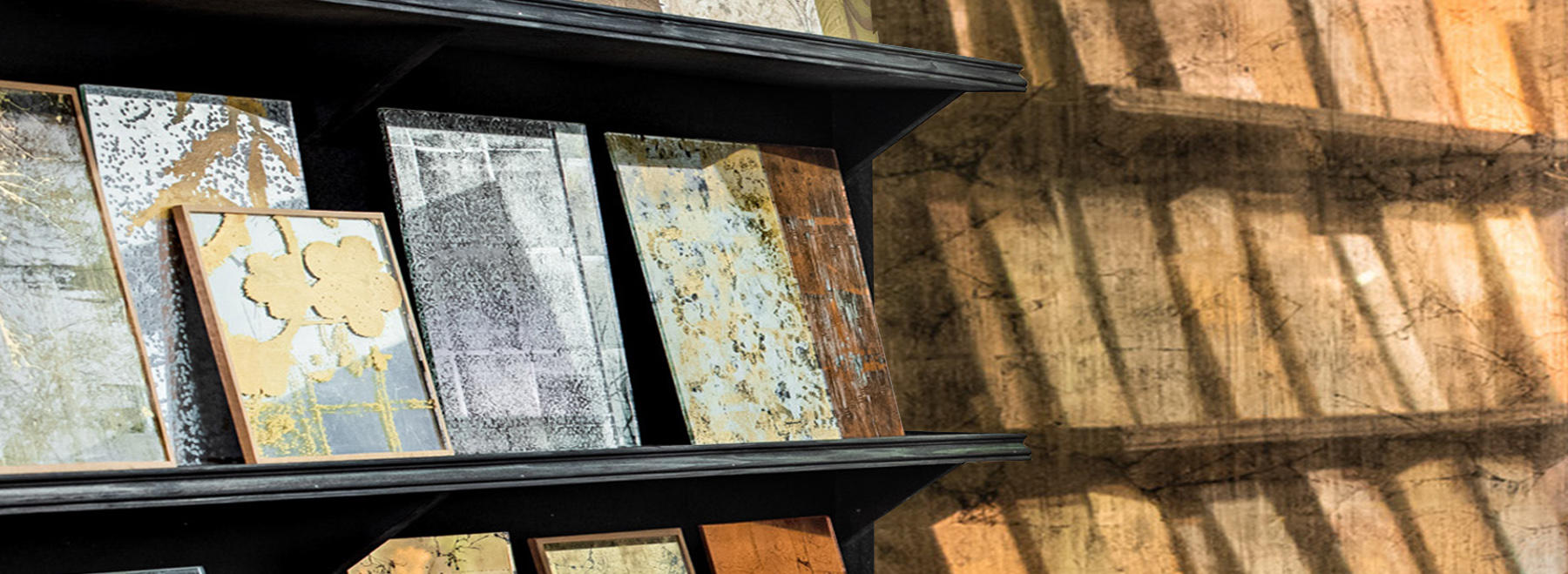 ULGADOR PANEL & EGLOMISE GLASS