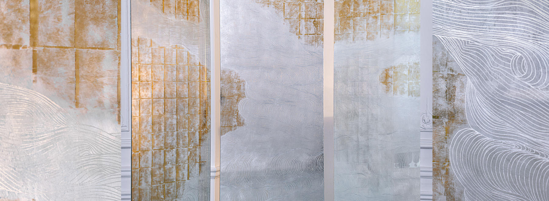 ULGADOR PANEL & EGLOMISE GLASS